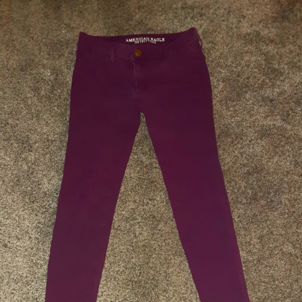 American Eagle maroon skinny jeans